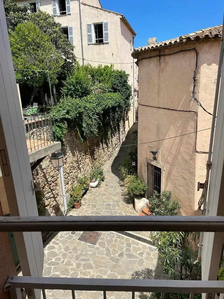 Holiday home Maison De Village 3 Chambres Avec Petite Terrasse Ramatuelle