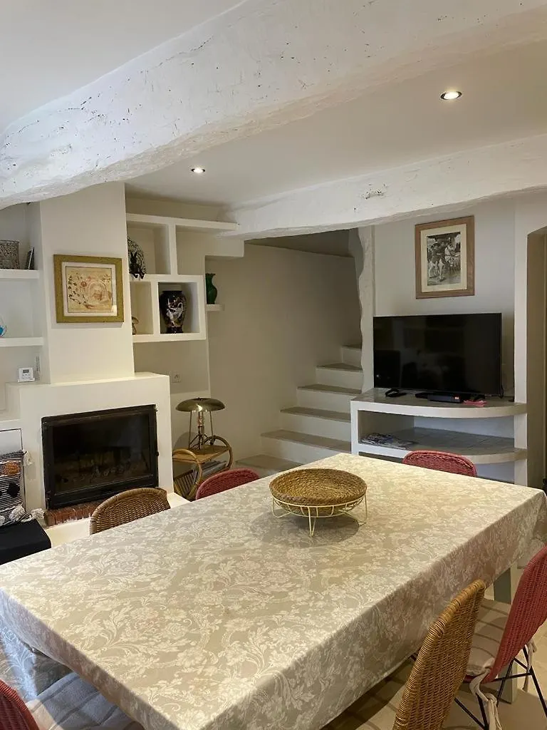 Maison De Village 3 Chambres Avec Petite Terrasse Ramatuelle 0*,  France
