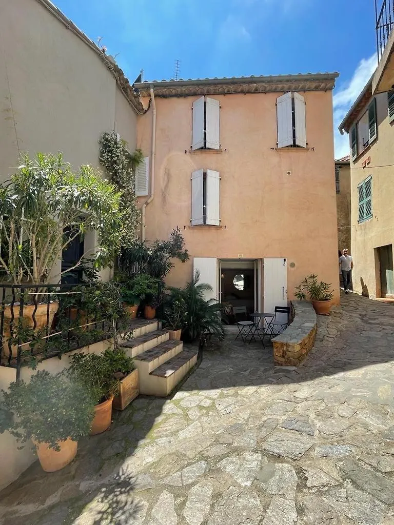 Maison De Village 3 Chambres Avec Petite Terrasse Ramatuelle
